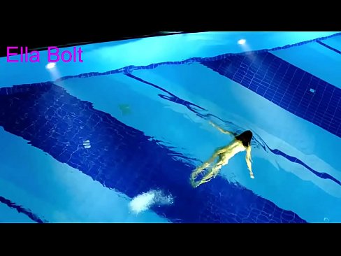 ❤️ No puedo dejar de mirar, joven rubia pillada nadando desnuda en la piscina del complejo ELLA BOLT ☑ Super porno en es.credit-assorti.ru ❌️